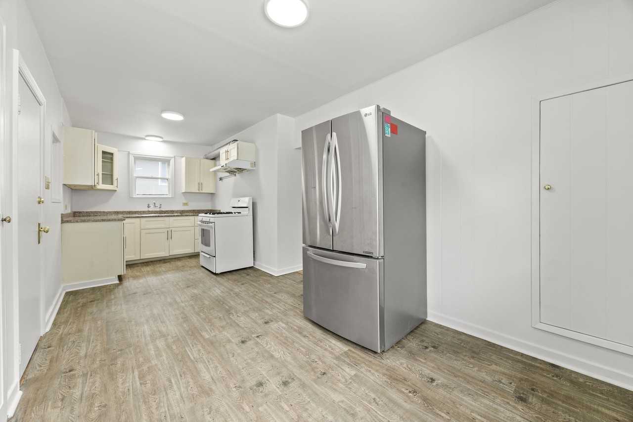 4736 Knight Street - Photo 4 of 20