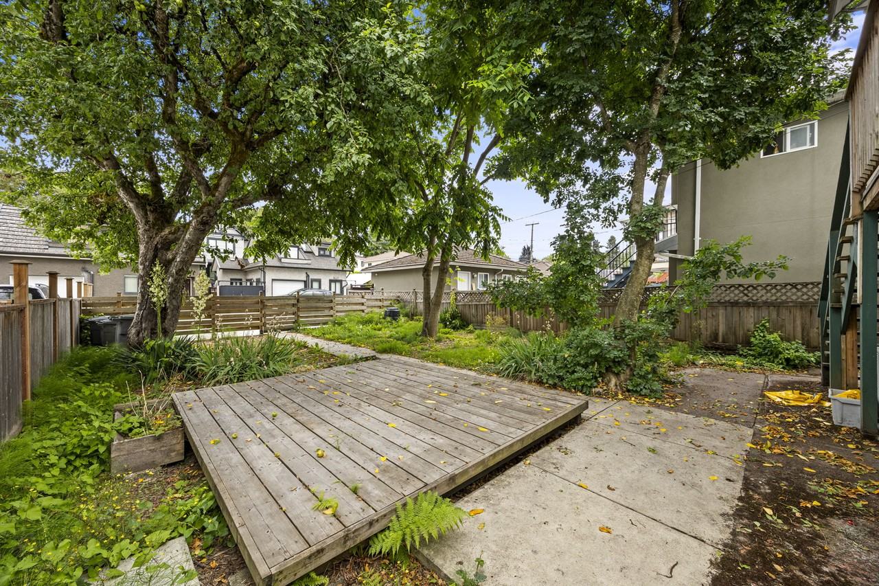4736 Knight Street - Photo 6 of 20