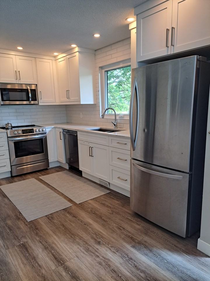 11011 30 Avenue Northwest - Photo 2 of 39