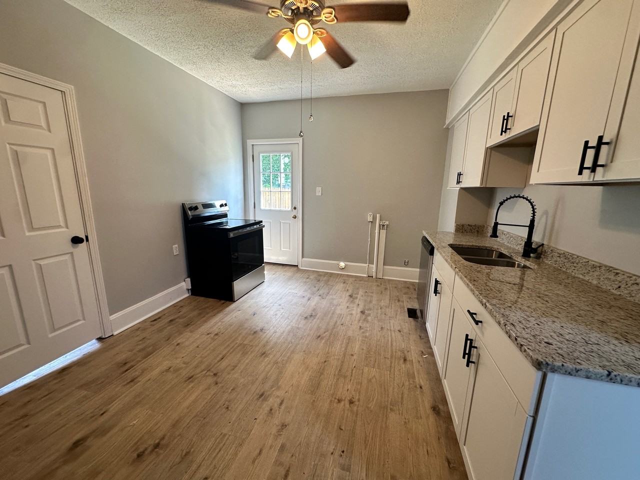 684 Williams Ave #1 - Photo 4 of 10