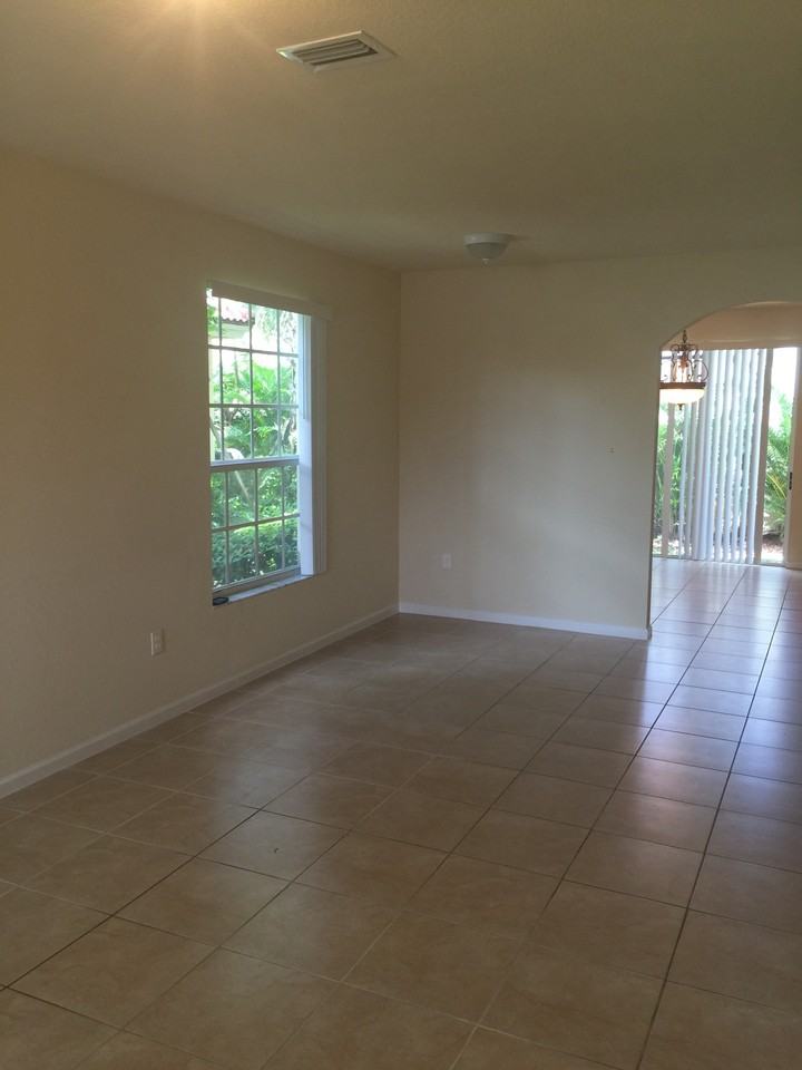 3223 Nw 31st Ter #1 - Photo 3 of 46