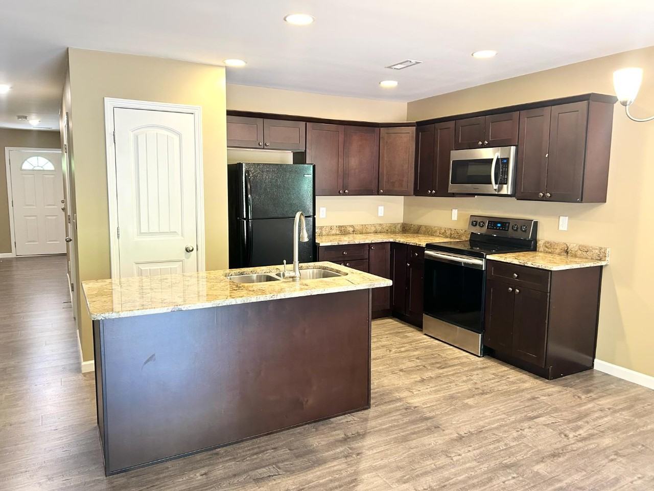 120 Dogwood Ln - Photo 2 of 11