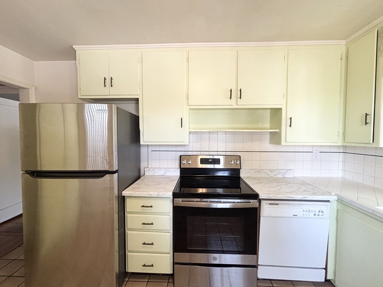 680 S Elizabeth St #1 - Photo 3 of 26