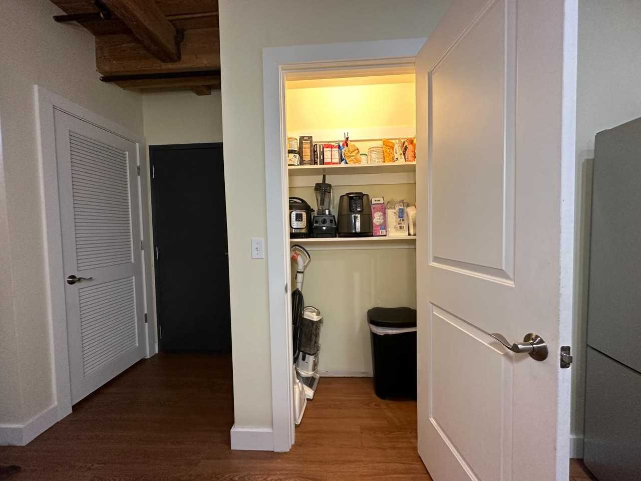 192 Benefit Street - Photo 5 of 10