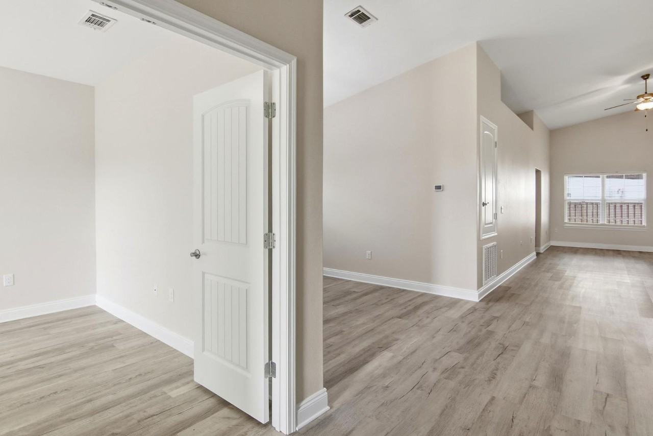697 Marquis Way - Photo 6 of 11