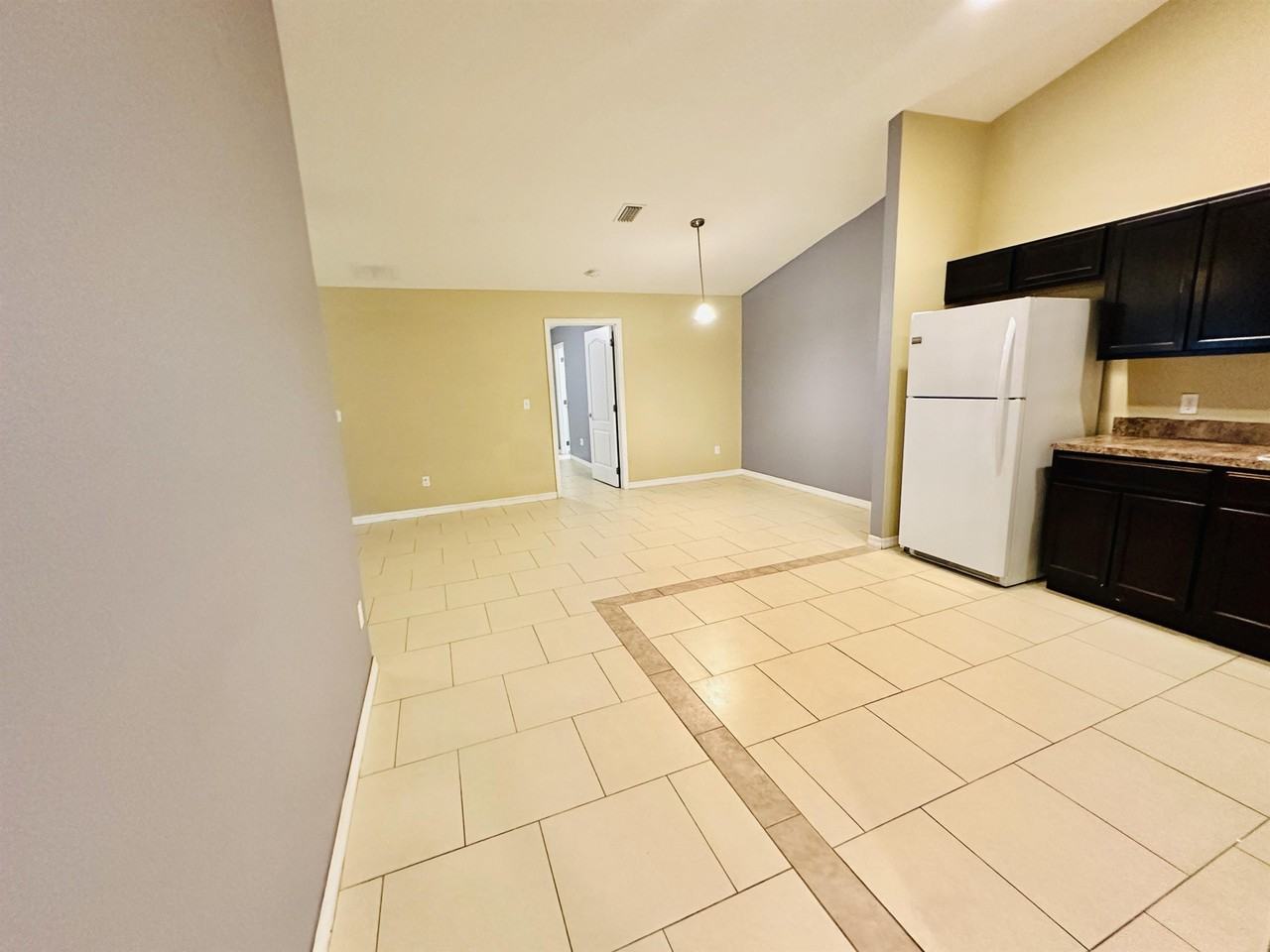 1013 King St #1 - Photo 5 of 17