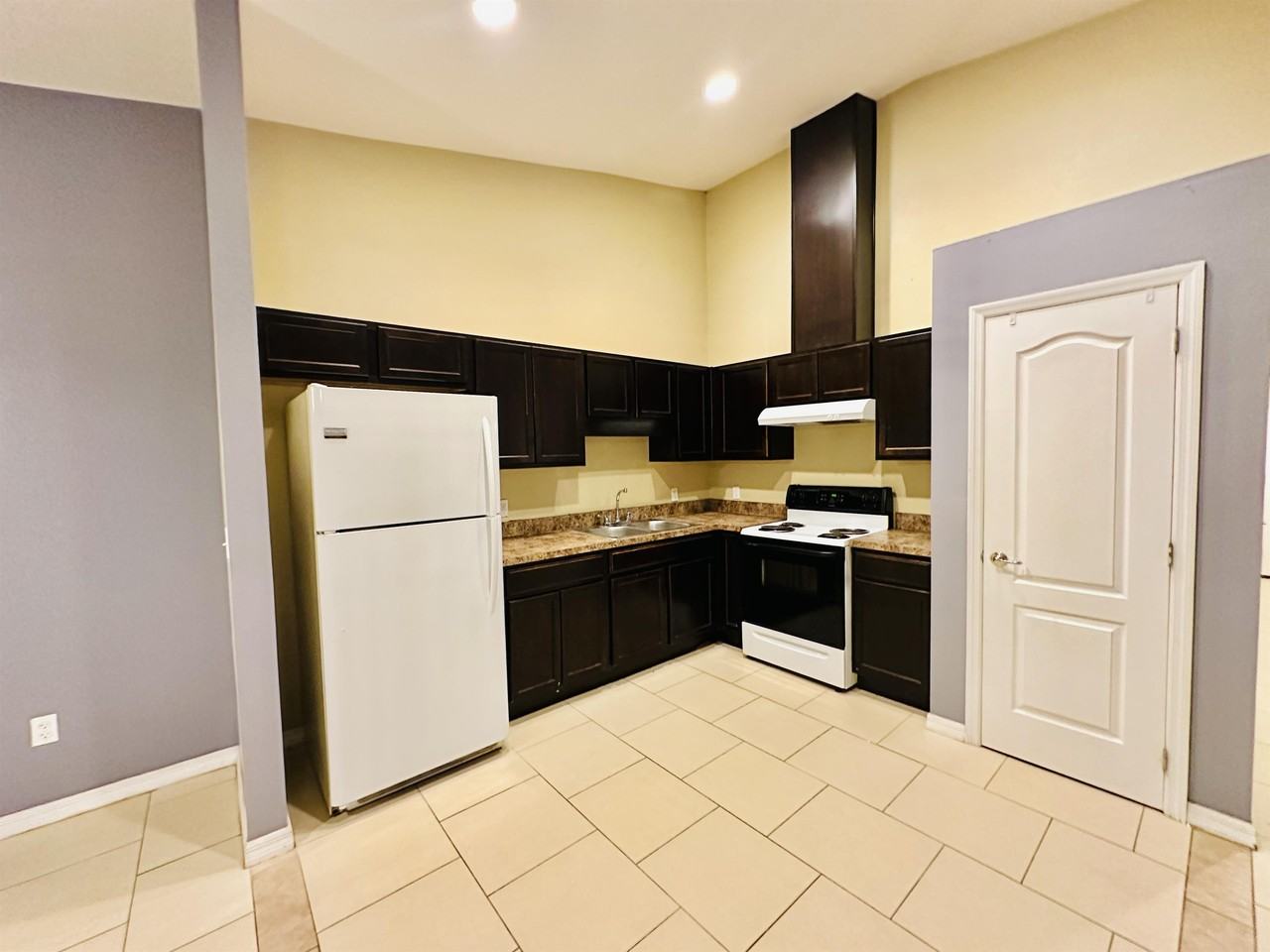 1013 King St #1 - Photo 6 of 17