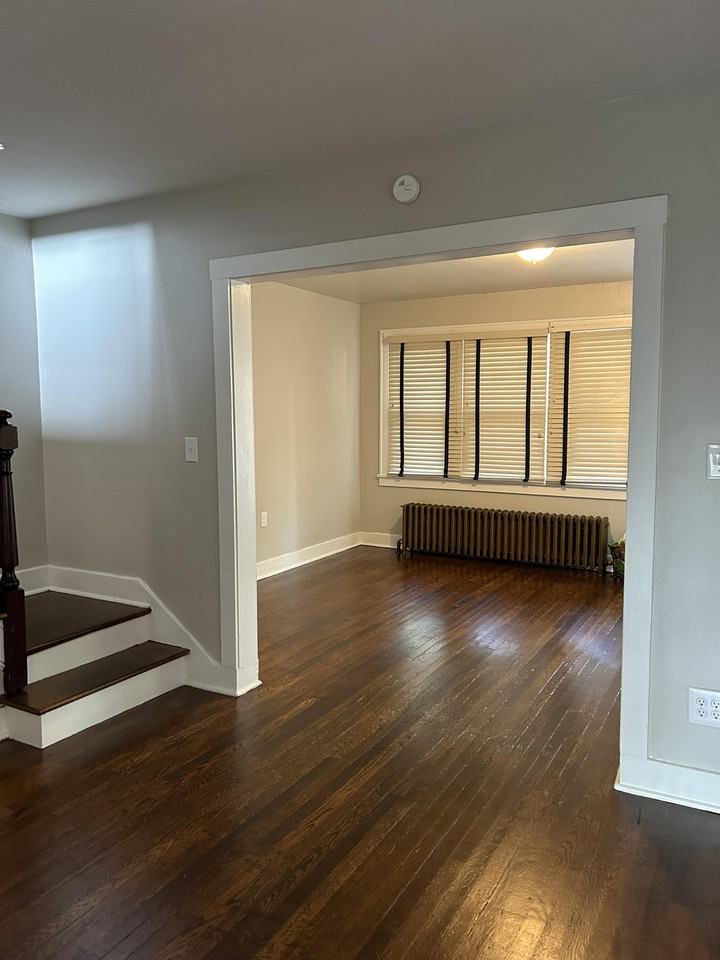 712 S Cameron St #712 - Photo 3 of 17
