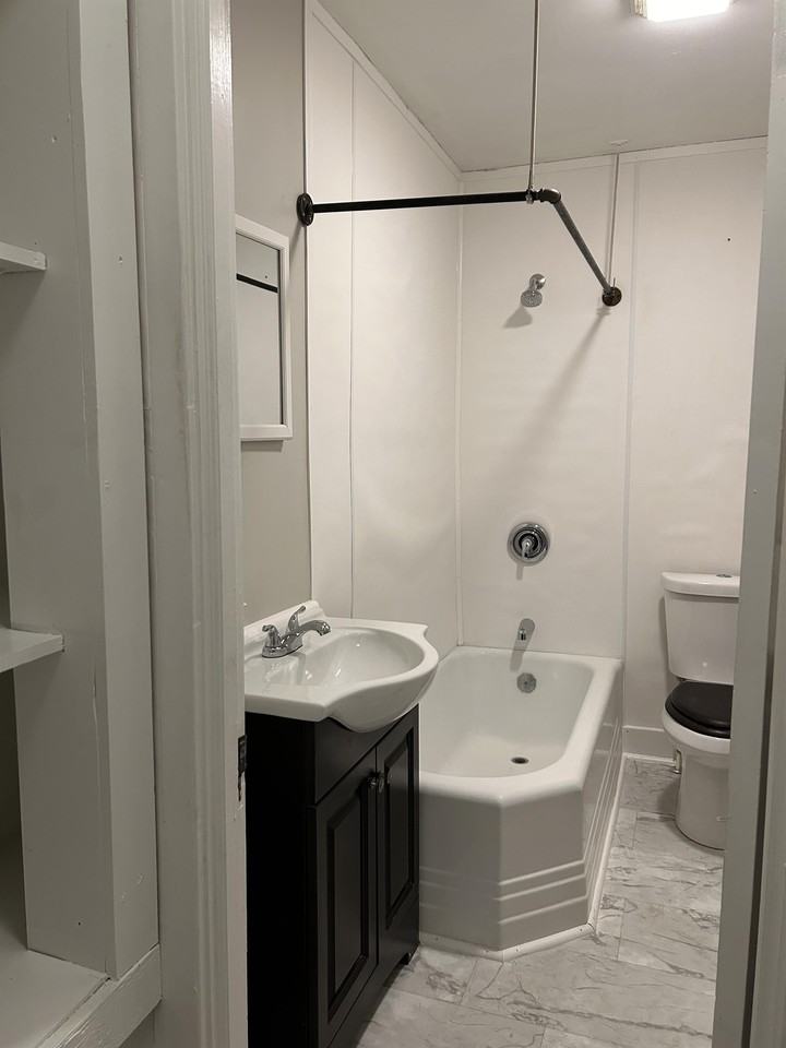 712 S Cameron St #712 - Photo 7 of 17