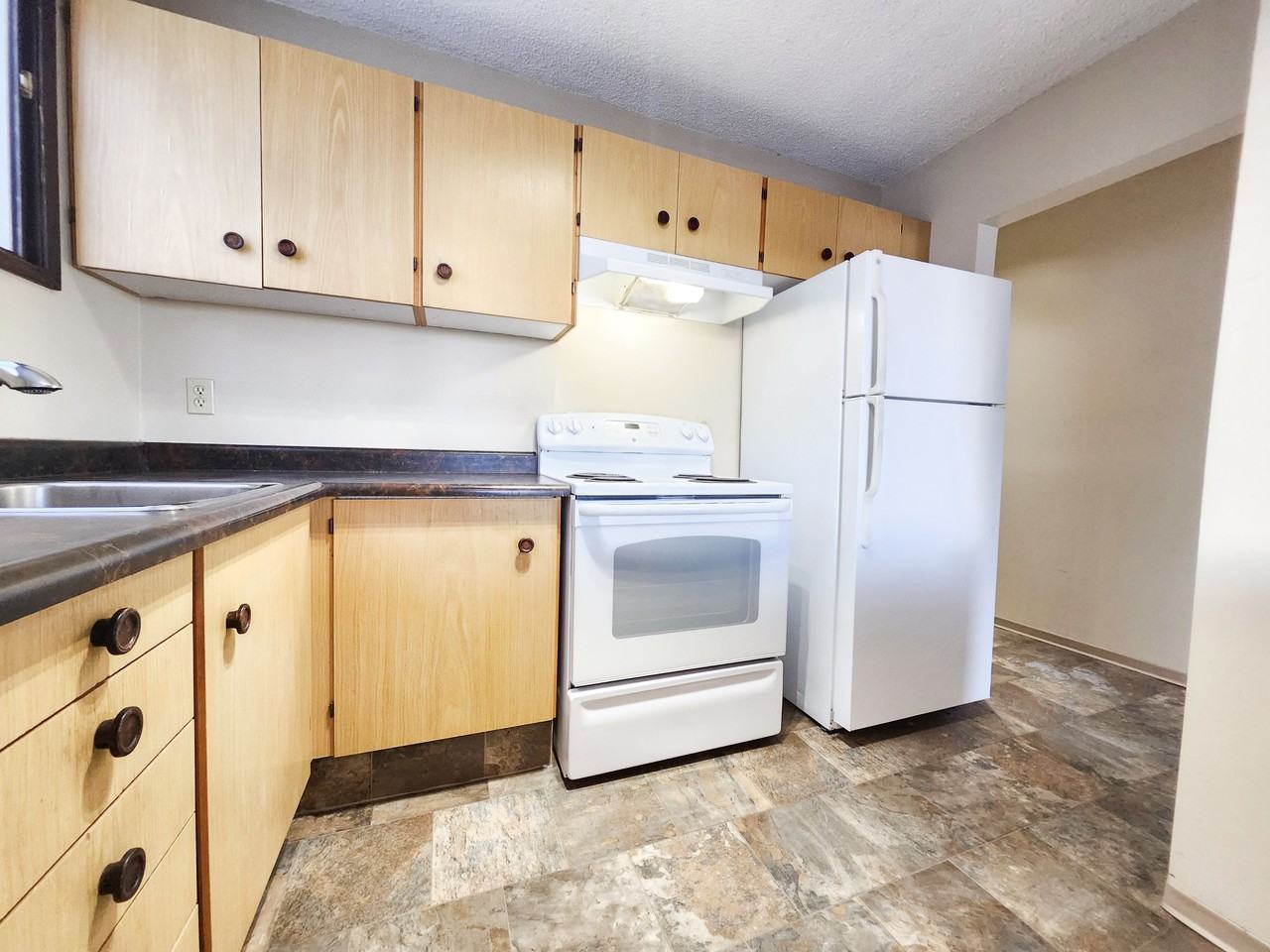 423 3 Ave Ne - Photo 4 of 15
