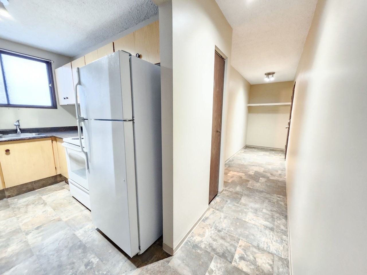 423 3 Ave Ne - Photo 5 of 15
