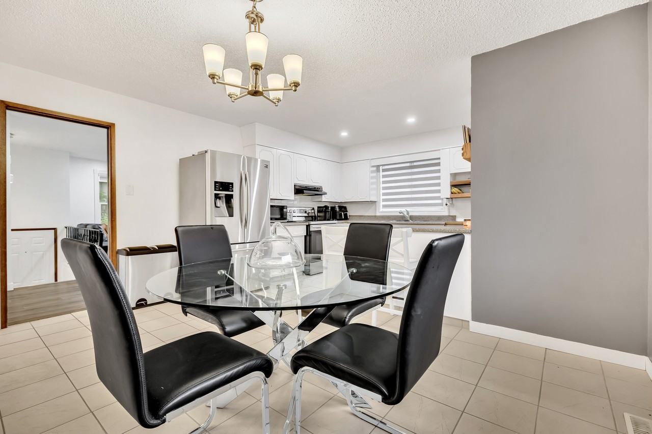 239 Oakview Ave - Photo 5 of 21