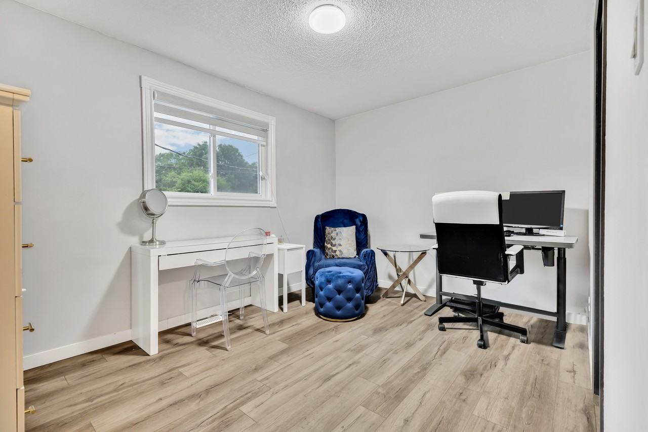 239 Oakview Ave - Photo 6 of 21