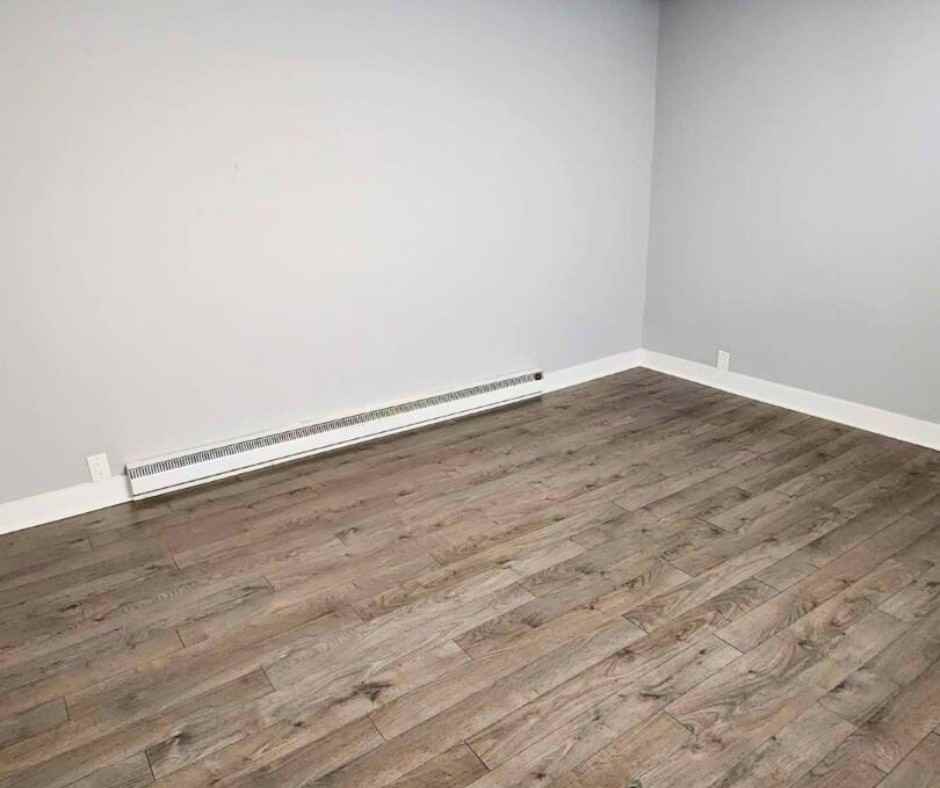 Royal Court Apartments - Photo 5 of 25
