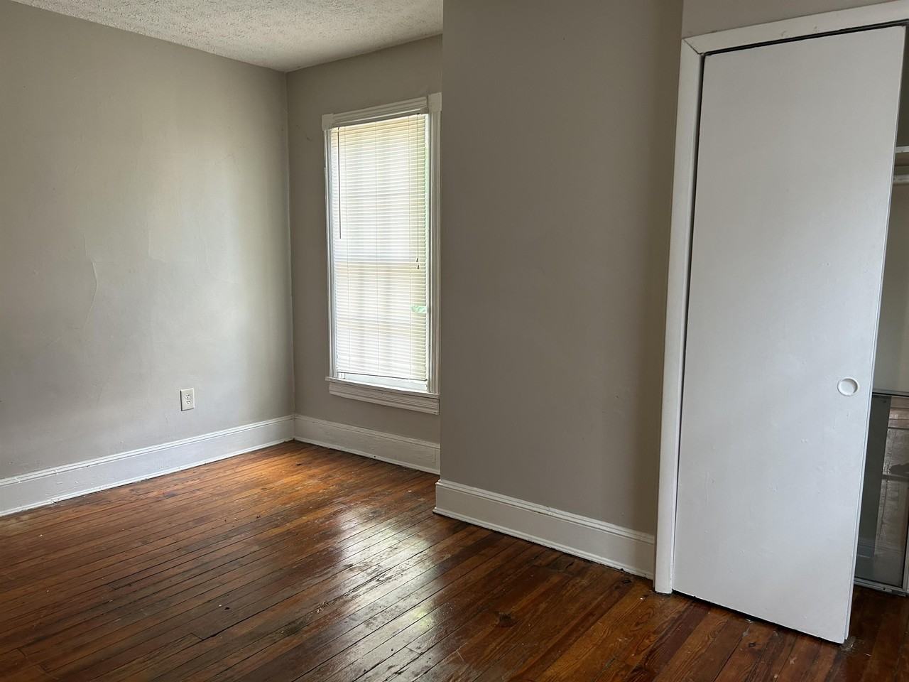 305 S Kent St #305 - Photo 5 of 8