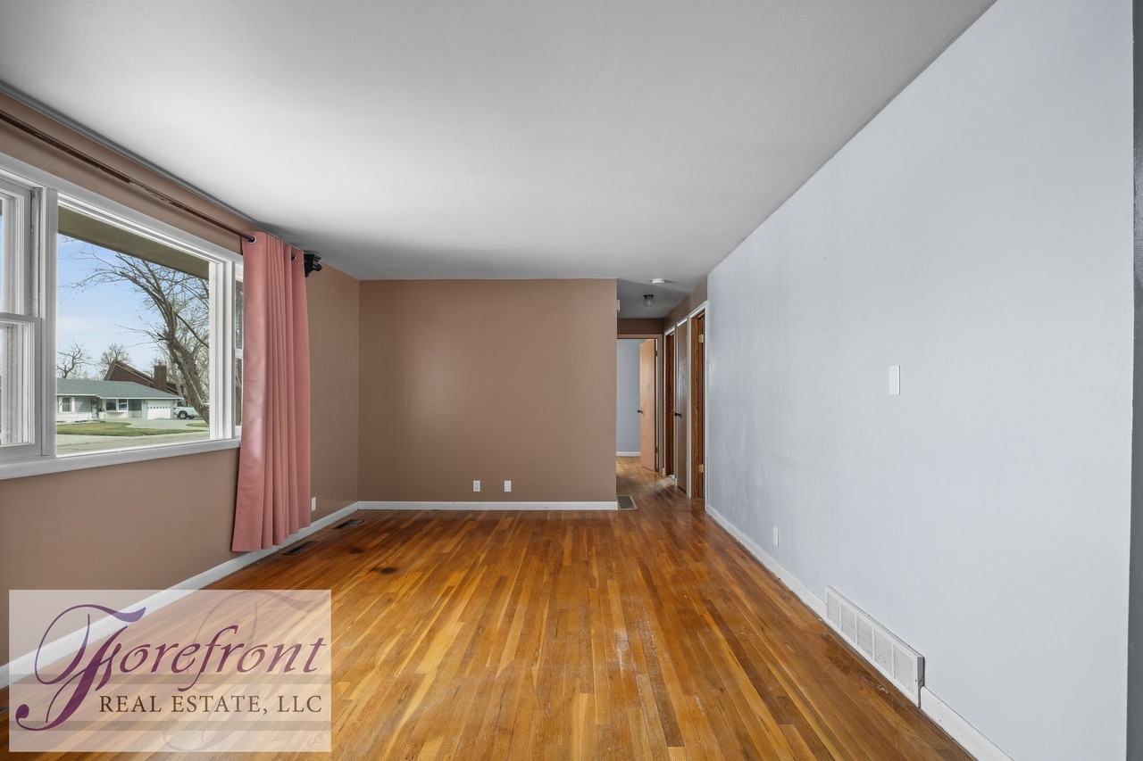 139 Marigold St #1 - Photo 5 of 27