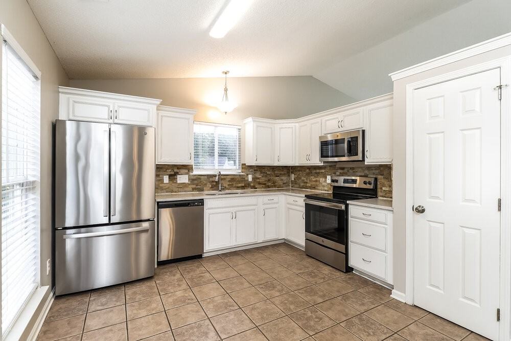 137 Lantana Dr - Photo 6 of 17