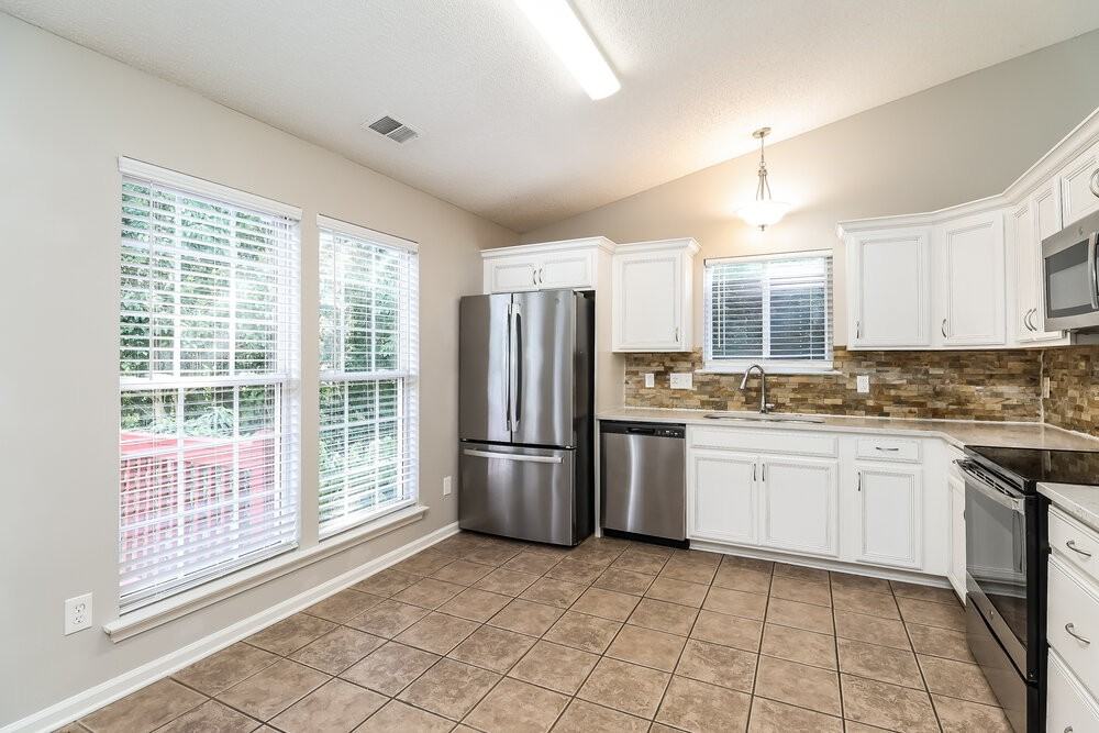 137 Lantana Dr - Photo 7 of 17