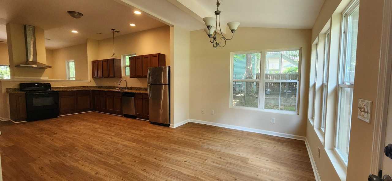 1735 Bolton Rd Nw - Photo 2 of 28