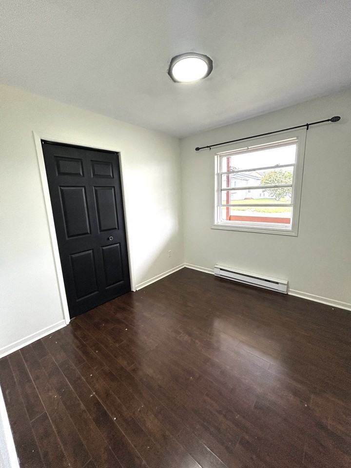 67 Frontenac Ave #MAIN - Photo 5 of 10