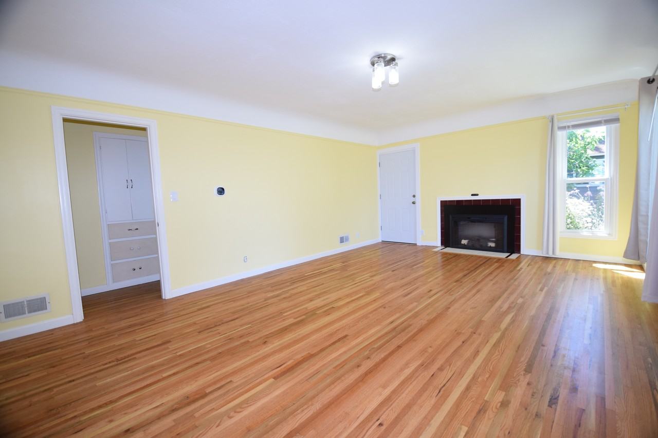 10744 Se 29th Ave #1 - Photo 5 of 50