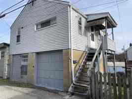 featured image of 437 Fountain St #1