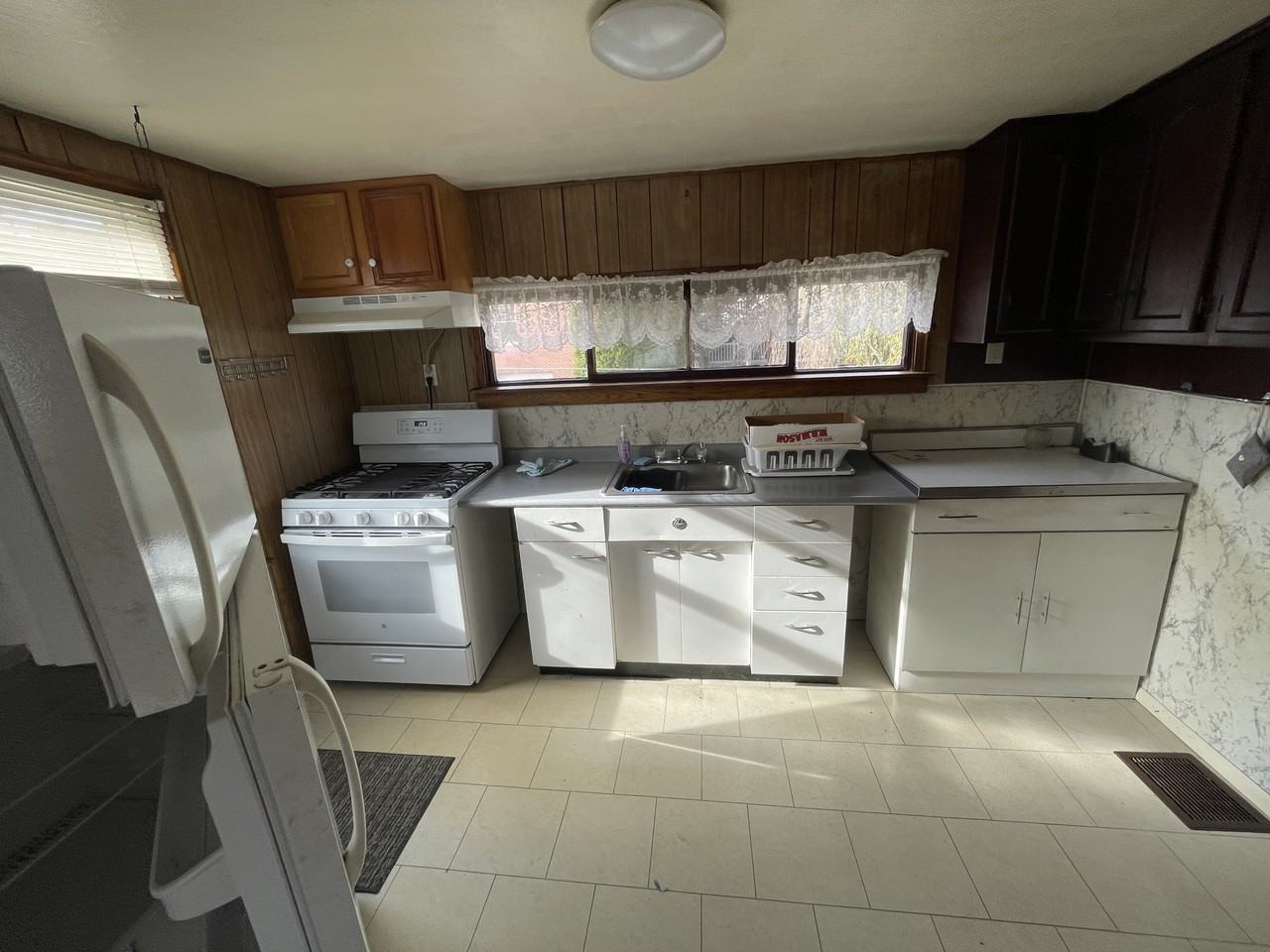 437 Fountain St #1 - Photo 4 of 10