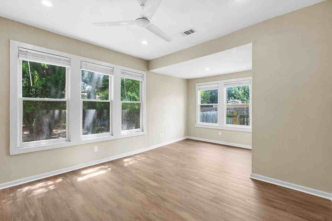 333 W Hutchison St - Photo 4 of 18