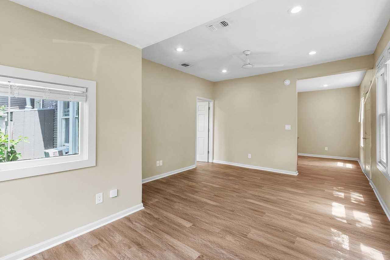 333 W Hutchison St - Photo 6 of 18