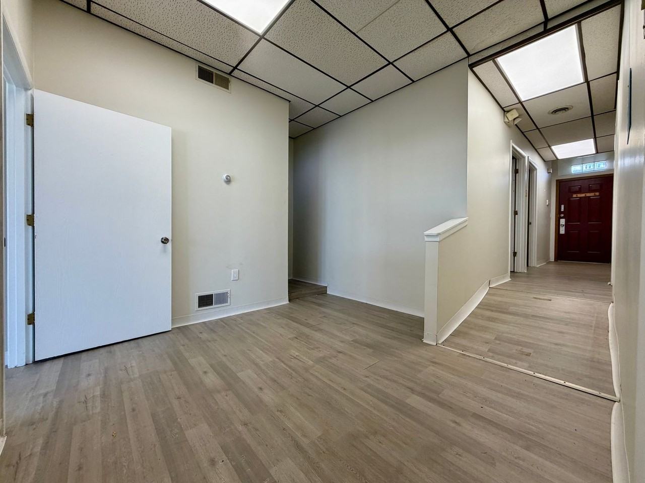 3528 Blvd Of The Allies Apt 1st - Photo 4 of 14