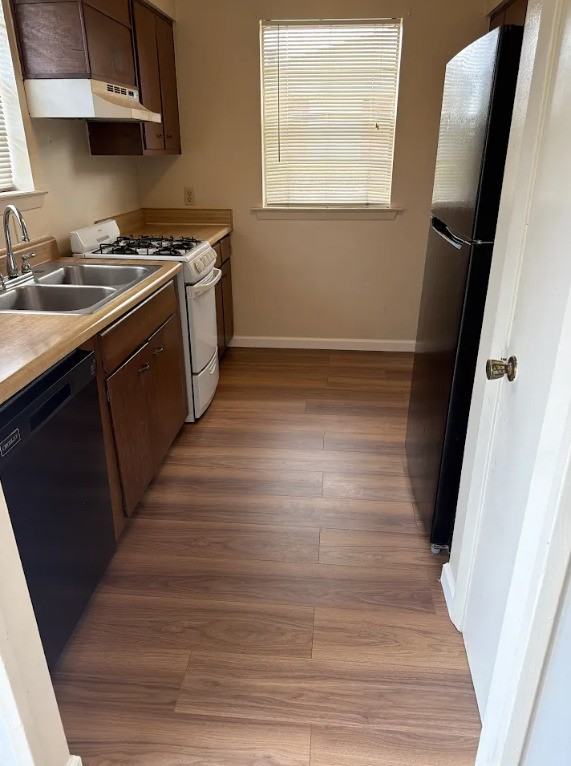 2808 Longwood Dr #A - Photo 2 of 13