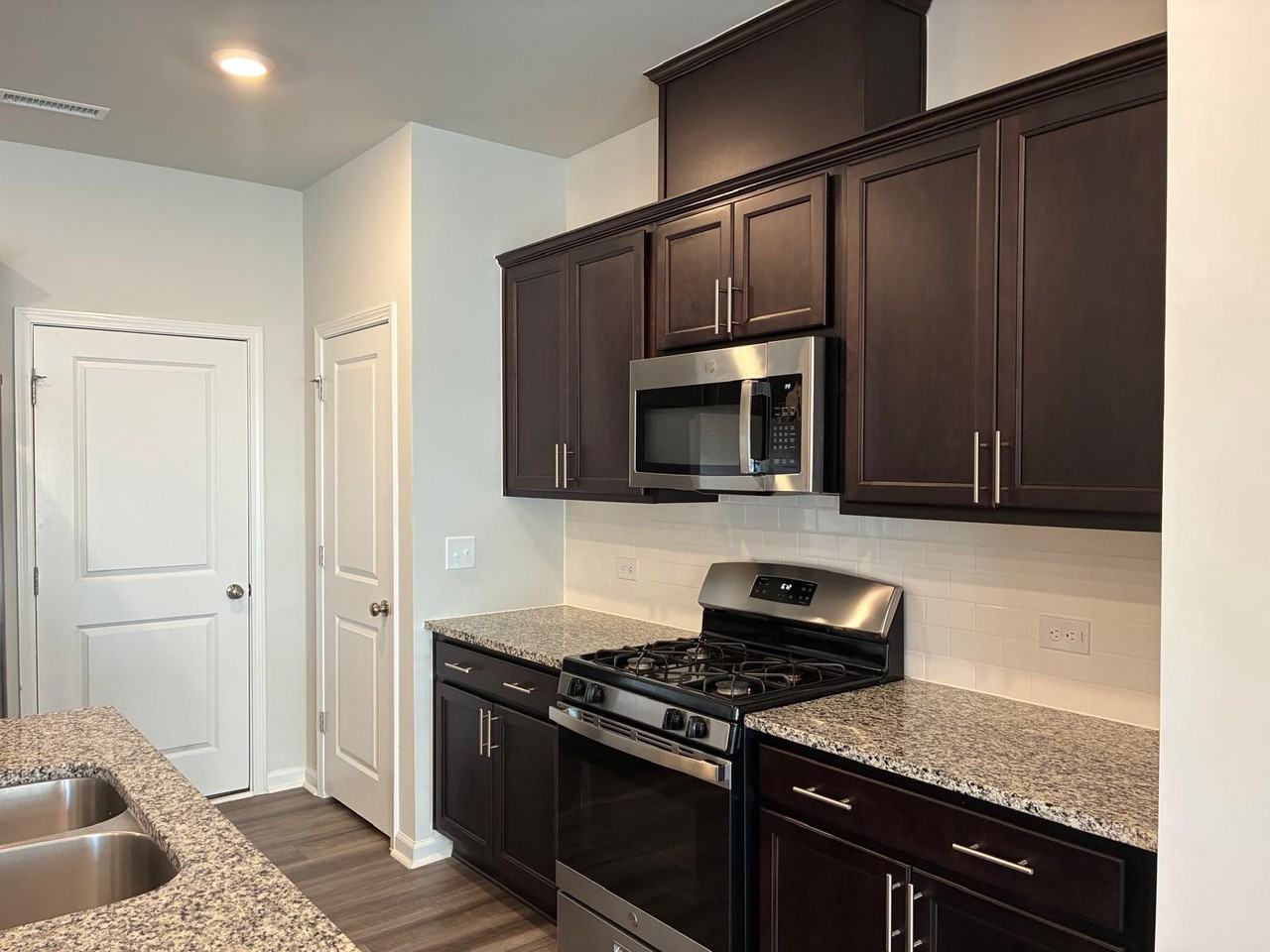 174 Golden Arms Dr #1 - Photo 5 of 21