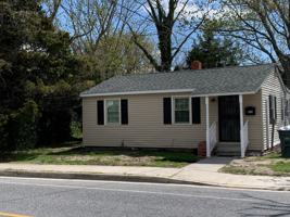 featured image of 102 Flower St #1