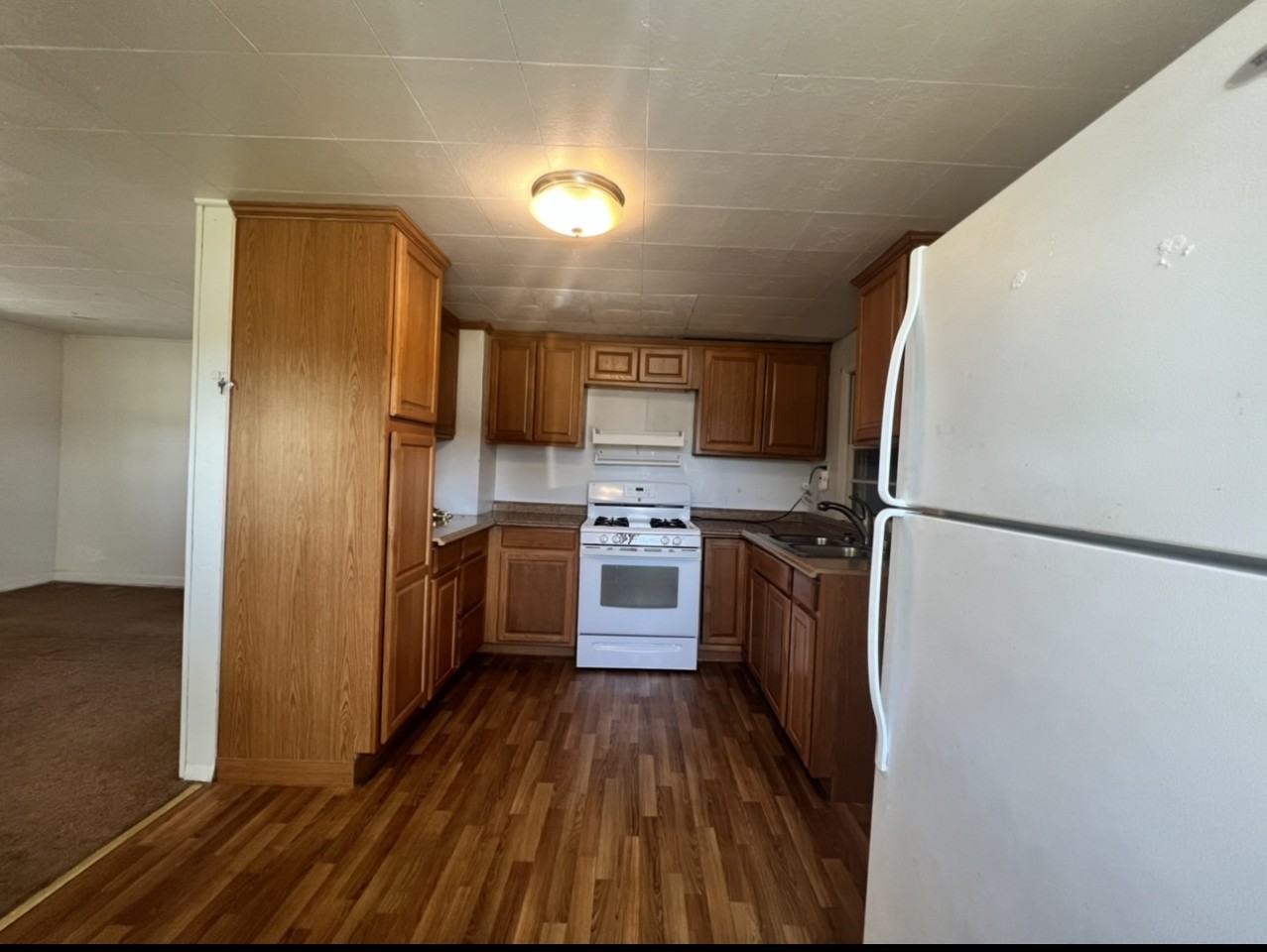 102 Flower St #1 - Photo 3 of 11