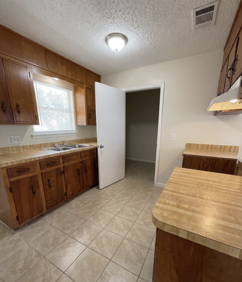 547B S 61st Ave #547B - Photo 2 of 6