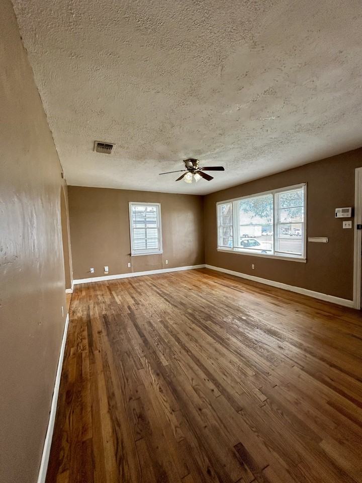 2707 35th St Frnt - Photo 4 of 12