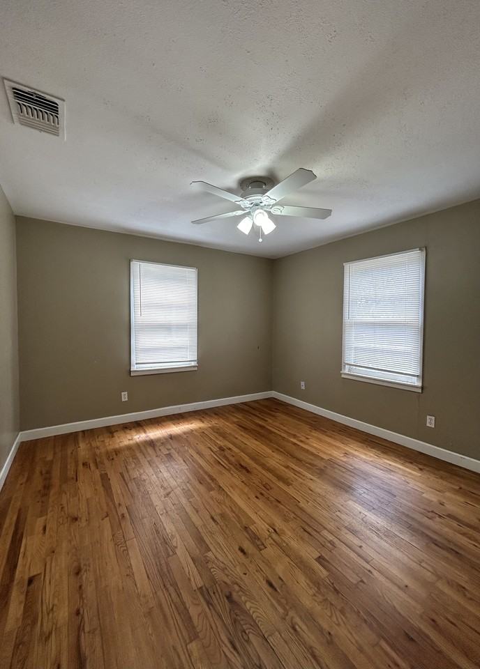 2707 35th St Frnt - Photo 7 of 12
