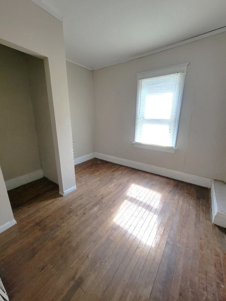 618 Bopf St #1 - Photo 6 of 12