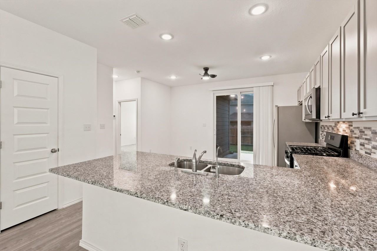 714 Corbin Bnd #1 - Photo 7 of 23