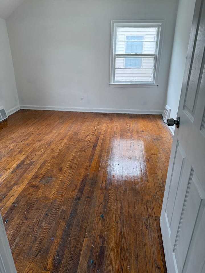 21860 Roberts Ave - Photo 3 of 14