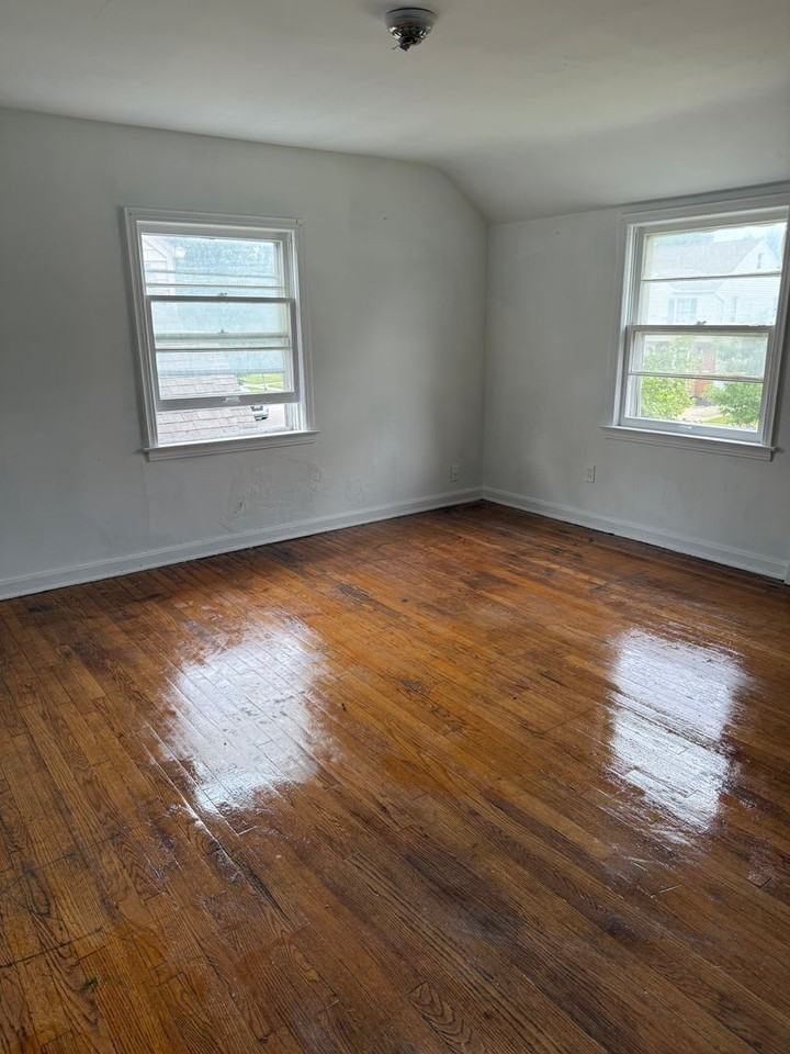 21860 Roberts Ave - Photo 4 of 14