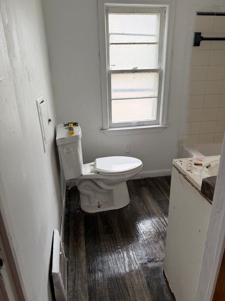 21860 Roberts Ave - Photo 5 of 14