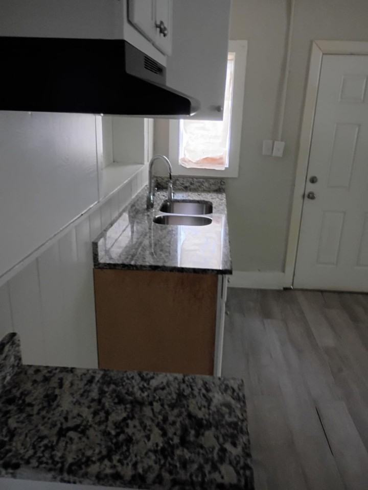 803 Rountree Ave Se #1 - Photo 3 of 10