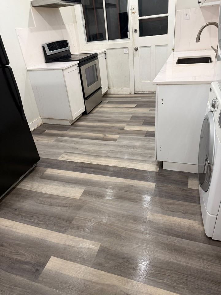 7904 Av Querbes #5 - Photo 5 of 12