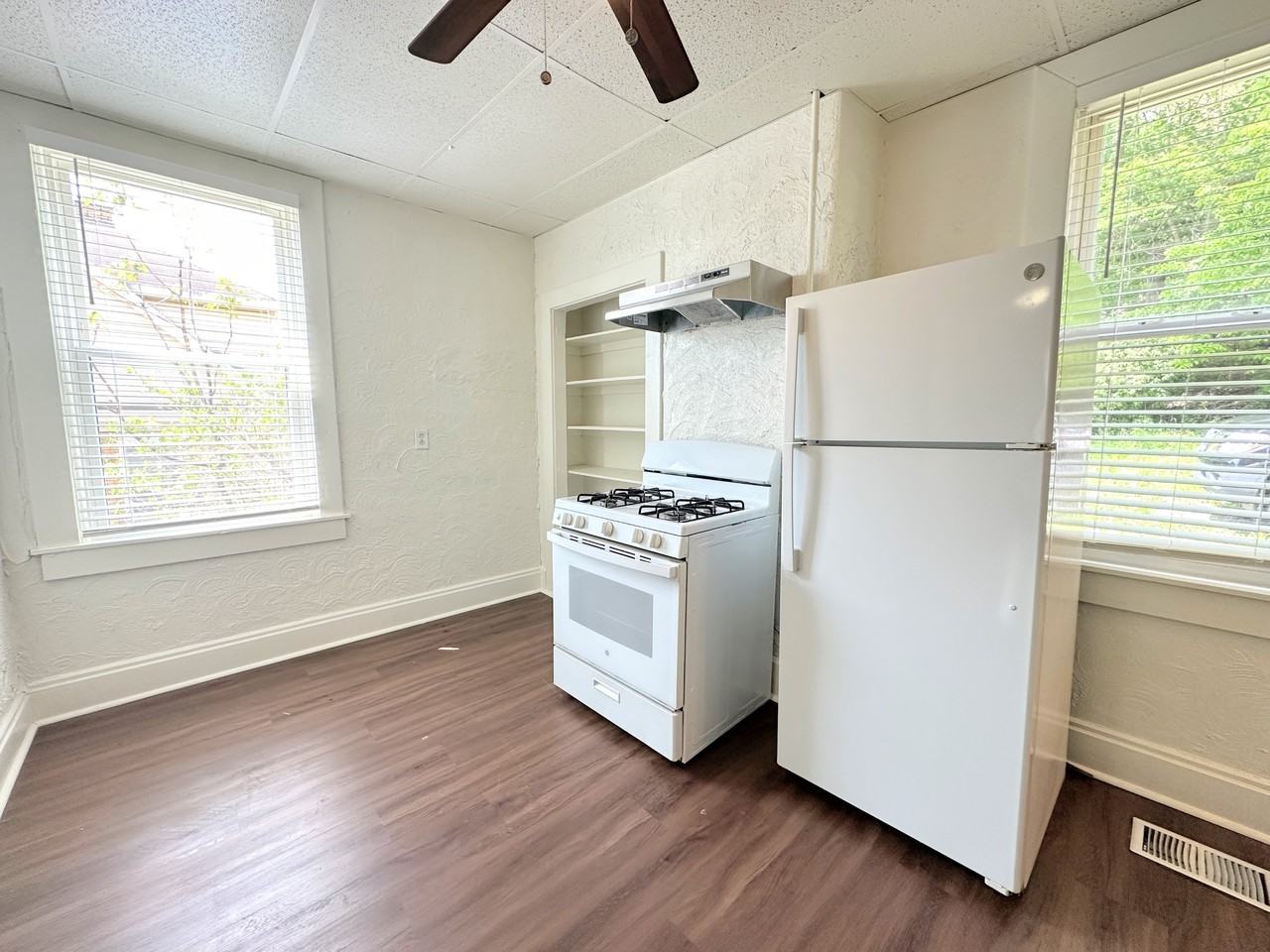 802 13th St #1 - Photo 3 of 14