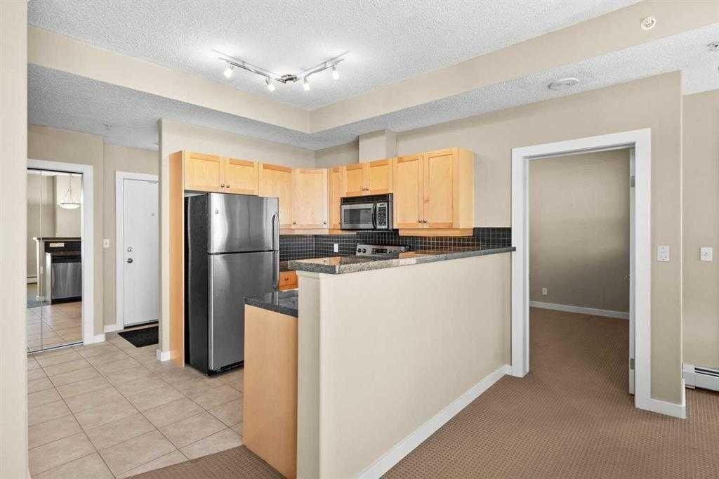 1053 10 St Sw #411 - Photo 4 of 5