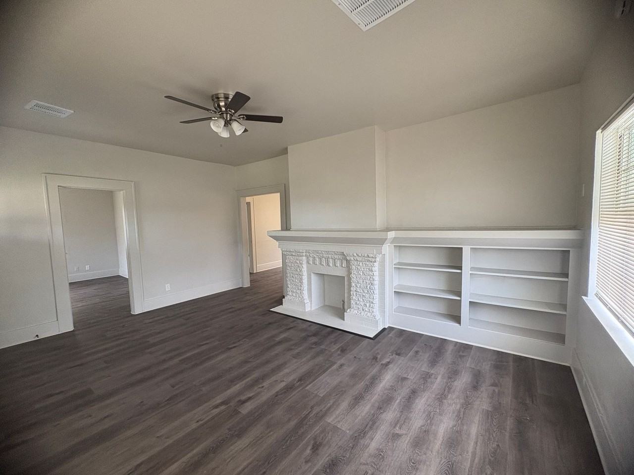 1726 Nw 38th St - Photo 3 of 23