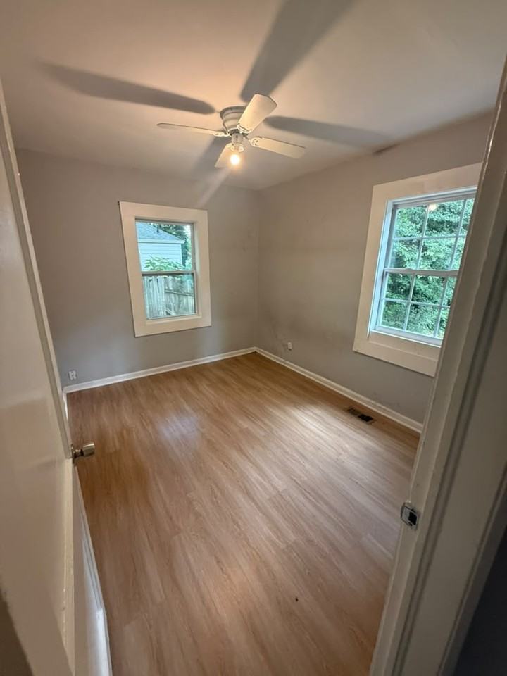 189 Goldie Dr Se #1 - Photo 3 of 8