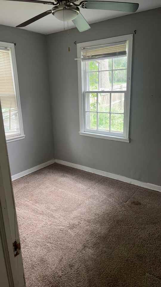 820 S Western Ave - Photo 6 of 18