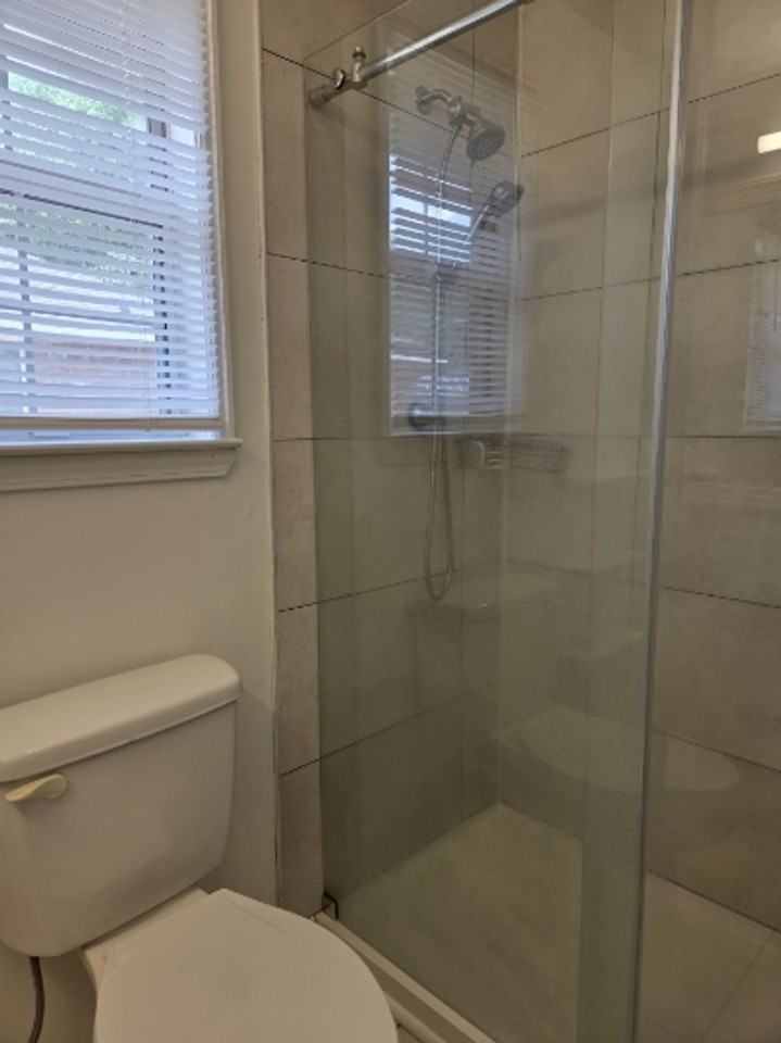 945 Ruth Dr - Photo 2 of 12